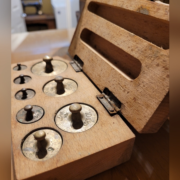 Antique ESKA 5k cast iron scale and brass weights. - Picture 7 of 16